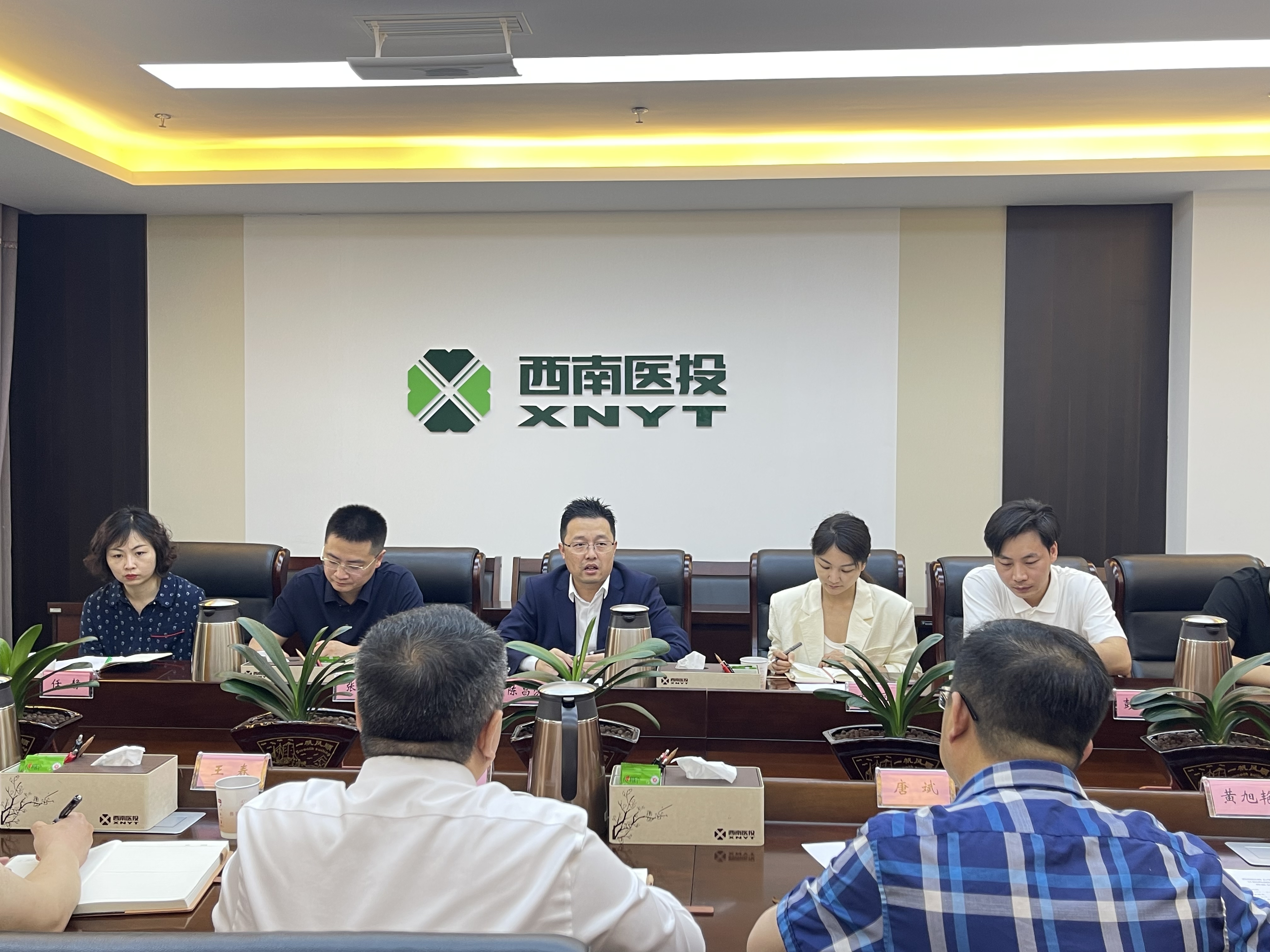 西南醫(yī)科大學附屬醫(yī)院副院長陳昌洪率隊調研西南醫(yī)投護理院項目